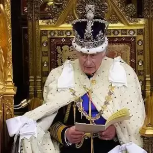 Carlos III dice que "la justicia debe seguir su curso", tras el arresto de Andrés