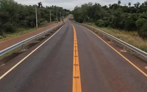 Inauguran puente sobre el r�o Yguaz� en Alto Paran�