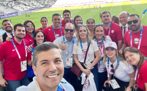 �Es prioridad?: Pe�a ya est� en Par�s para alentar a la Albirroja en los JJ.OO.