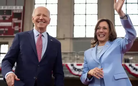 L�deres dem�cratas apoyan a Harris tras retirada de Biden