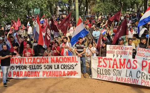 Marcha y protestas en contra de la gesti�n de Pe�a en el microcentro