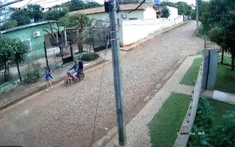 No perdonan nada: violento asalto a una joven y su hermanita de 4 a�os