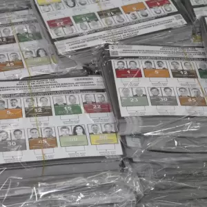 Insisten en volver a las papeletas y denuncian vulnerabilidad de las m�quinas de votaci�n