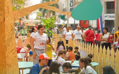 ueno bank fomenta la educaci�n financiera y la diversi�n en la Feria Palmear por el D�a del Ni�o