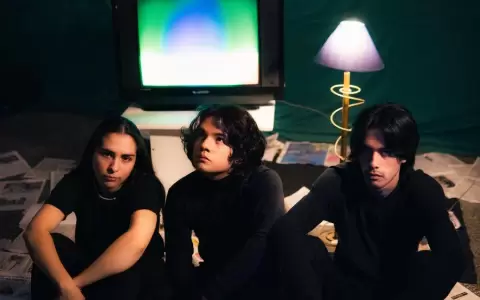 Los Ollies presentan su nuevo sencillo "Nos siguen pegando"