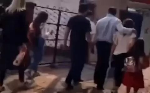 Escrachan al senador Silvio "Beto" Ovelar al salir de la iglesia