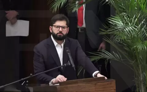 Chile: Senado pide a Boric solicitar a CPI detener a Maduro