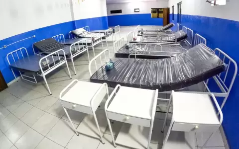 Centro de Salud de San Antonio recibi� diez camas donadas por el intendente