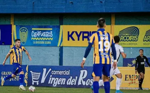 Lucas Barrios deja Luque�o tras roces con la afici�n auriazul