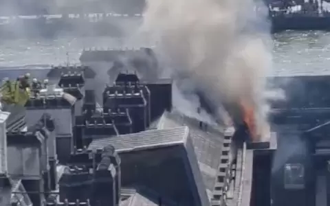 Gran incendio en emblem�tico edificio de Londres a orillas del T�mesis