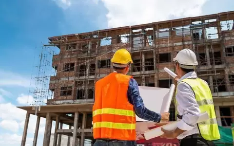 Bien en la macro, pero la microeconom�a golpea a varios sectores, dice economista