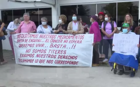 Pacientes oncol�gicos analizan encadenarse frente a IPS por falta de medicamentos