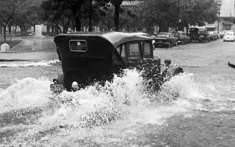 Klaus Henning en el ciclo "Historia de la Fotograf�a en Paraguay"