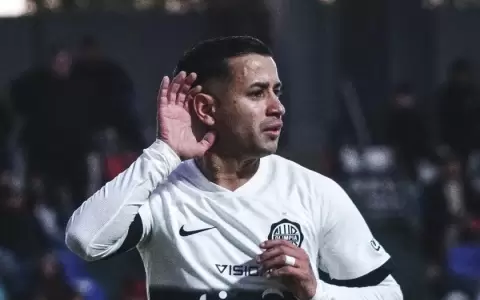 Derlis Gonz�lez retorna con un golazo y Olimpia vence a Ameliano