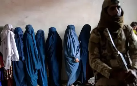 Chile rechaza ley de talibanes que busca silenciar a mujeres