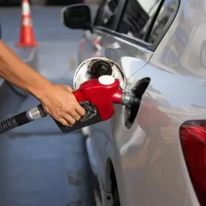 Conacom analiza acciones ante llamativo incremento corporativo de precios de combustible