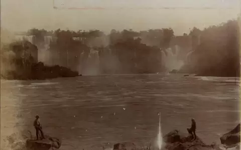 Rub�n Capdevila en el ciclo "Historia de la fotograf�a en el Paraguay"