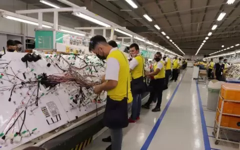 Confecciones textiles y autopartes, sectores de la maquila que m�s empleos generan