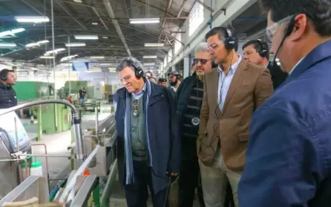Presidente destaca apuesta de industria paraguaya al desarrollo del pa�s