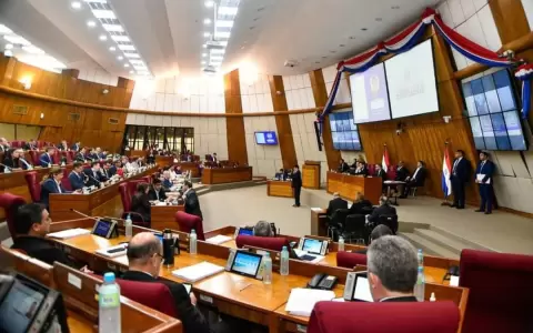 Diputados exige renuncia del ministro Riera y del comandante de la Polic�a