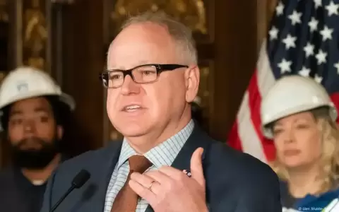 Kamala Harris nombra a Tim Walz candidato a vicepresidente