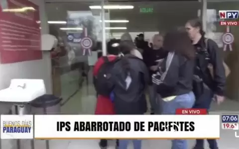 Una triste realidad: pacientes del IPS pelean por turnos