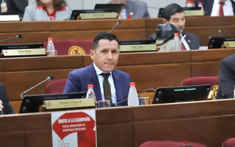 Bancada de Honor Colorado expuls� al senador Javier Vera, alias "Chaque�ito"