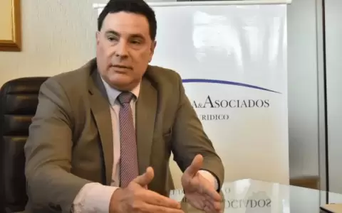 El Gobierno cometi� errores con Estados Unidos, dice constitucionalista