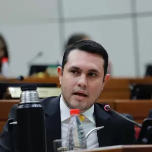 Opositores impulsan denuncia penal contra Hern�n Rivas