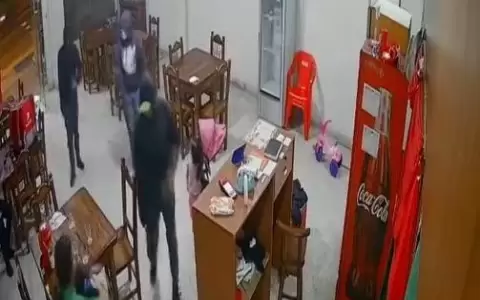 Asalto en pizzer�a de Luque: delincuentes entran con machetes y agreden a propietaria e hija