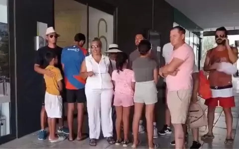 Ibiza: Paraguayos que viven en Espa�a denuncian violento desalojo
