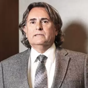 Empresario responde a Abdo Ben�tez ante mensaje de apoyo a Cartes: "No te cree ni tu mam�"