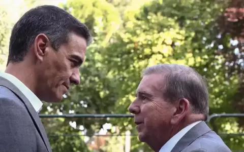 S�nchez recibe a Gonz�lez Urrutia en la Moncloa