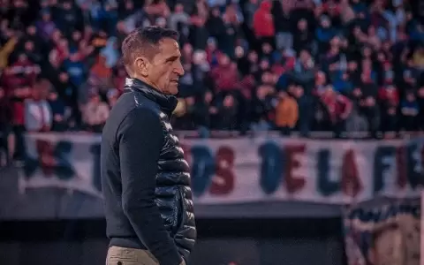 Cerro Porte�o despidi� a Manolo Jim�nez: �se viene Carlos Jara Saguier?