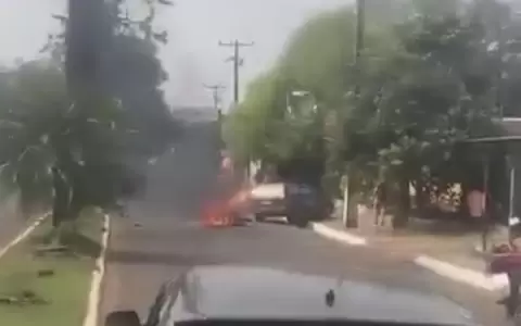 Asalto y persecuci�n terminan en grave accidente en Presidente Franco