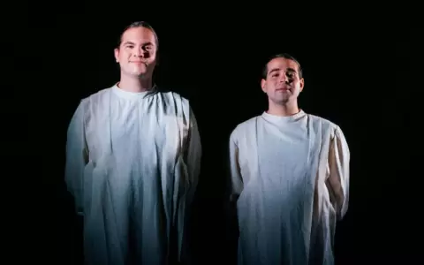 Estreno de la obra teatral "Acupuntismo y sus misterios: un libro", en Sala La Correa