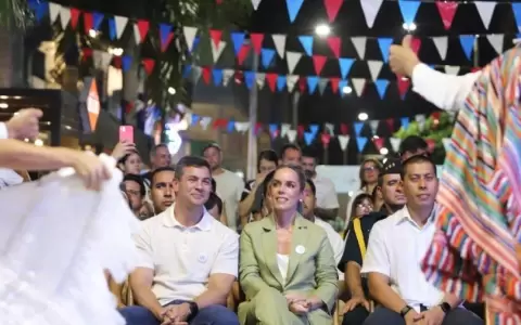 Por la primavera y juventud, el presidente y la primera dama invitan a una palmeada este s�bado