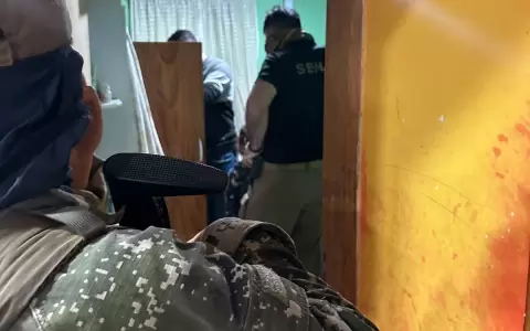 Detienen a polic�a que supuestamente proporcionaba informaci�n a narcotraficantes