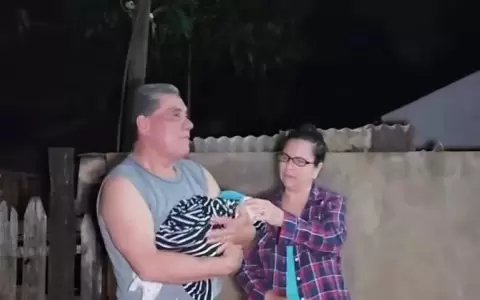 Hallan abandonado a un beb� reci�n nacido, con una carta pidiendo que lo cuiden