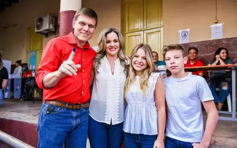 Brunetti desmiente acercamiento a Honor Colorado para candidatura a intendencia de Asunci�n
