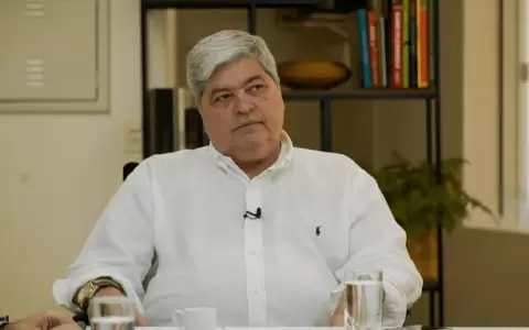 Candidato a la Alcald�a de S�o Paulo da un sillazo a su rival pol�tico durante debate