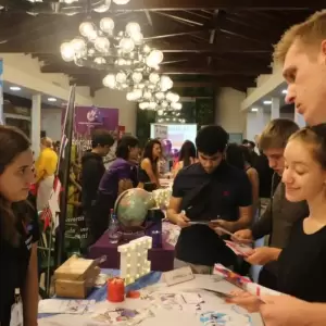Entre la universidad y el emprendimiento digital: el dilema de muchos jóvenes paraguayos