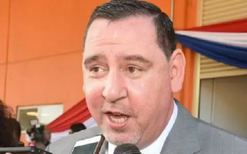 Senador rechaza medio pasaje para adultos mayores