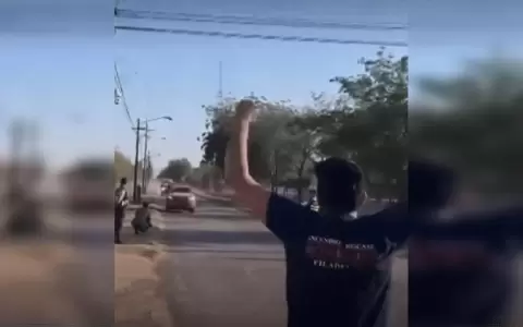 Bomberos llegaron a cuartel de Filadelfia y fueron recibidos como h�roes