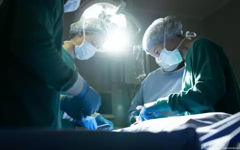 Neurocirujanos realizan primera cirug�a de p�rkinson con estimulador cerebral profundo