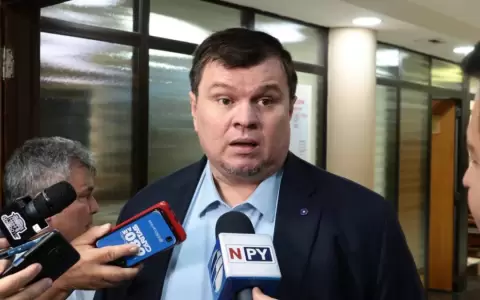 En debate posible p�rdida de investidura de Buzarquis: �La justicia divina existe�, dice Amarilla