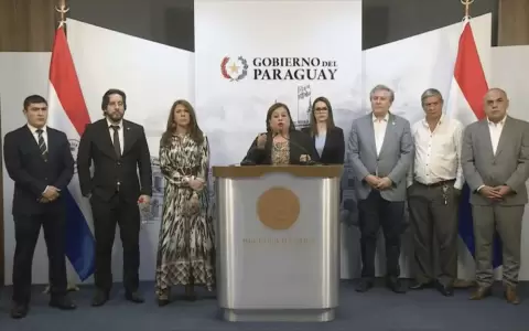 Senadores de la oposici�n piden a Pe�a cesar persecuciones