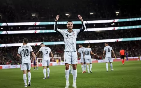CR7: �Ganar la Eurocopa con Portugal equivale a ganar un Mundial�