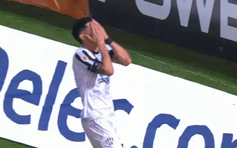 Jos� Florent�n anota y rompe en llanto