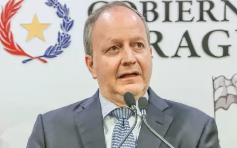 Tras reclamos y medio pa�s en llamas, MEF libera fondos para bomberos